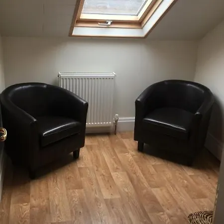 A Luxurious Tranquil Near City Centre