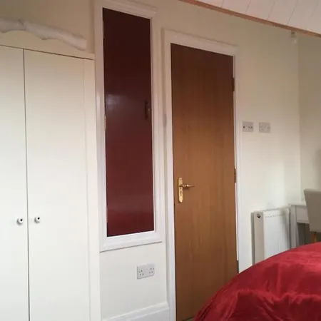 Apartment A Luxurious Tranquil Near City Centre